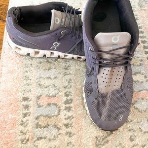 On Cloud 5 Running Shoes size 8.5